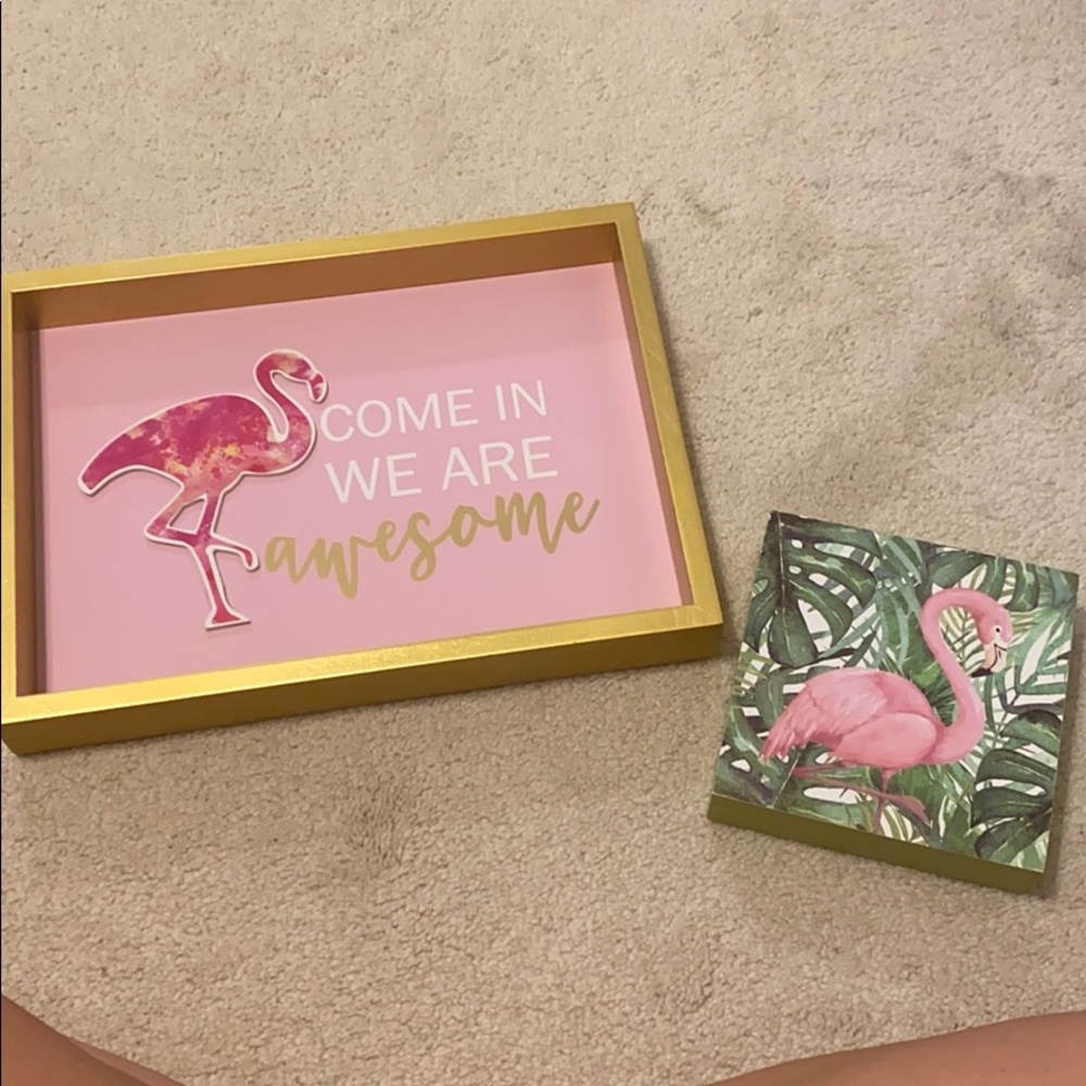 Two cute flamingo decorations